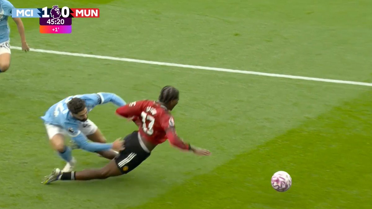wtf is gvardiol doing 

#MCIMUN #PremierLeague