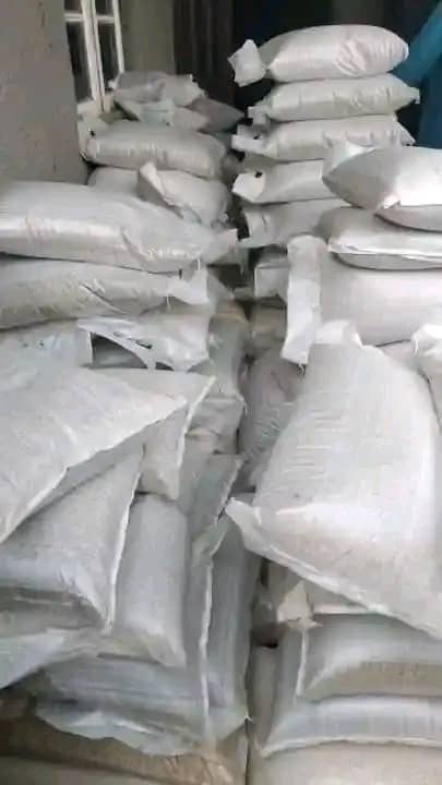 TUNGA IS WORKING… 
 Dr. Usman Muhammad Tunga ya raba buhunan abinci 150  ga mabukata a garin Tunga, Bunza LGA.

Wannan tallafi ya zo ne a lokacin da jama’a ke fuskantar tsadar rayuwa, lamarin da ya sanya jama’a su yi murna da gode masa sosai.

Hakika shugabanci nagari ba sai