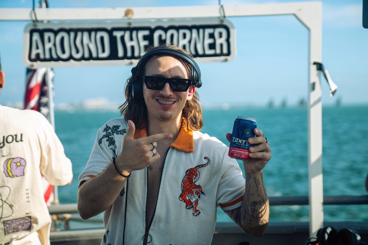 Celebrating the only way we know how!! 🛳️🎶✨🍉

#DrinkLIC #boatparty #dj #viral