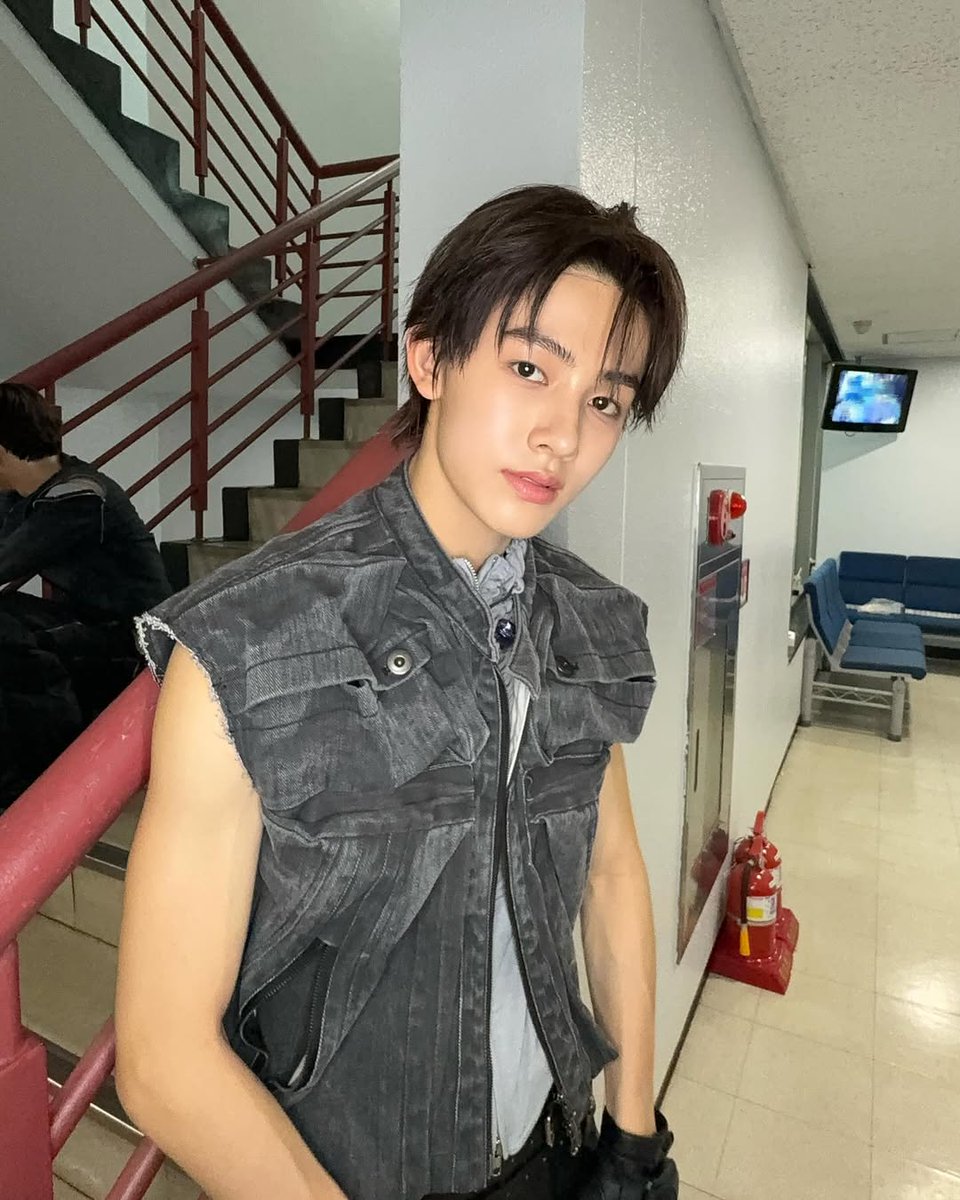 SEONGHYEON. tweet media