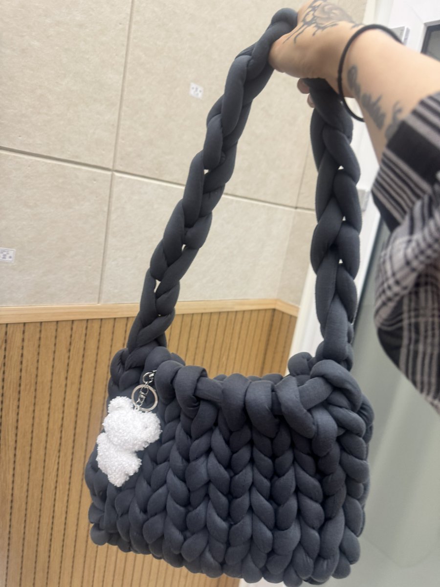 라이브 무사종료해습니다!! 
그리구 뽀요가 직접 만들엇다구 준 가방쨩..🥺
뽀요는천재야