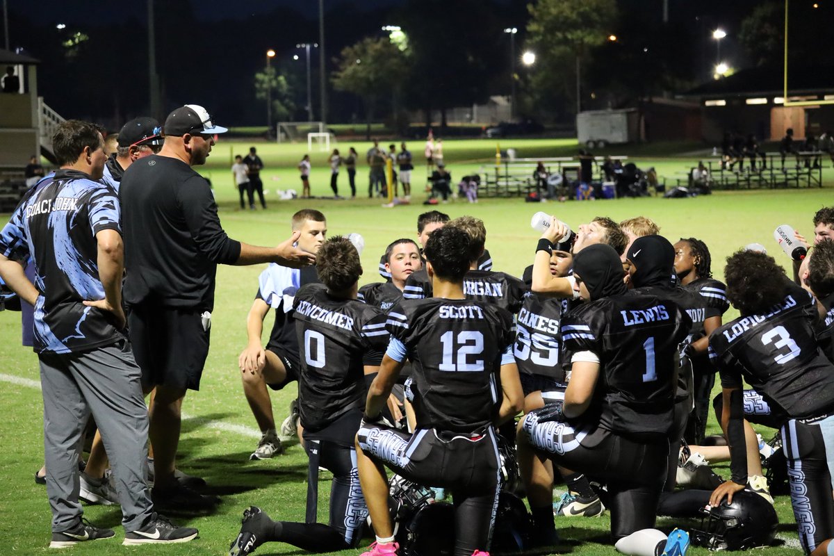 JasonScott8823's tweet image. Chase Scott, Class of 2030 — just a few still shots from last night’s game. The 14U Canes are looking sharp and staying hungry, hoping to keep the training rolling strong. 💪🏈
#SoMDSports #SouthernMarylandFootball #HurricanesFootball #YouthFootball #MDRecruiting