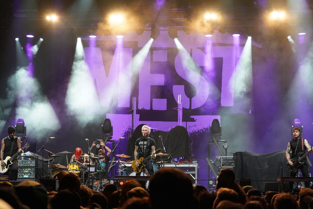 Silver Scream Con tweet media