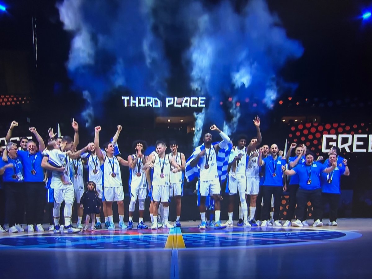 Κλαίμε εδώ τρεις το πρωί από την Αυστραλία μας κάνετε περήφανους #GREFIN