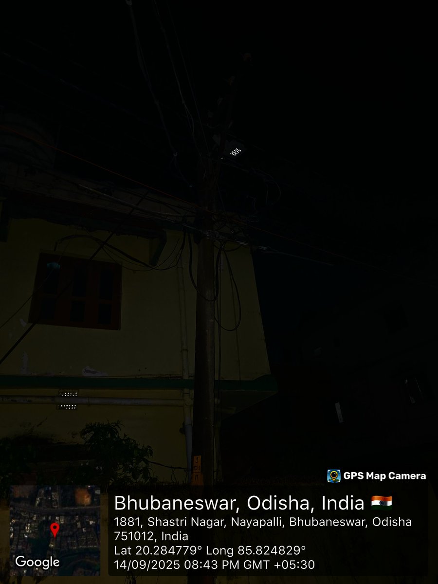 jitendra858_'s tweet photo. Hey @bmcbbsr, kindly look into this. Street light is out at a sharp turn. Though it's not a main road, this safety issue needs to be resolved (location in image). Please schedule repair at your earliest convenience. Thank you. #StreetMaintenance #PublicSafety
@HUDDeptOdisha https://t.co/bBWJHBVbma