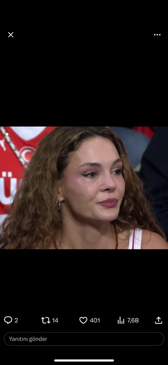 Ebru Şahin buradaki farına benzer bi far mı ya. Mümkünse krem olan. Bayıldım makyajı çok yakışmış