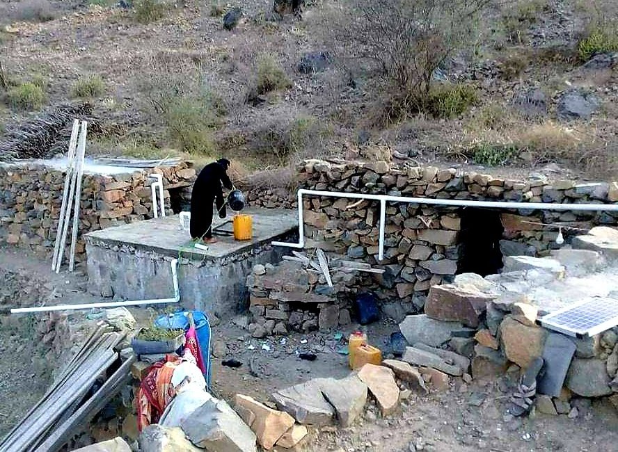 SFDYemen's tweet photo. توصي عدة دراسات دولية أن أي دعم لـ #اليمن يجب أن يهتم بالتعزيز التنموي والمؤسسي طويل الأمد من أجل إنعاش أنظمة #الحمايةالاجتماعية و #شبكةالأمان. بشكل خاص، يجب أن تضع البرامج المستقبلية في اعتبار��ا إشراك الصندوق الاجتماعي للتنمية نحو تحقيق هذا الهدف الفعال.
#أثر_الصندوق_يجمعنا https://t.co/uD6ufU30bb