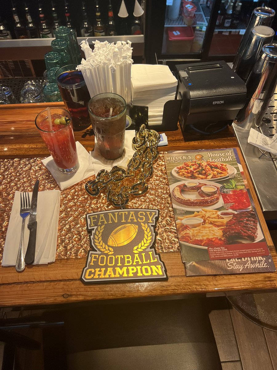 USAFantasyChain's tweet image. At Millers Ale House in Port Orange Fl. getting ready for week #2. 

FantasyFootballChampion #TurnoverChain #USASportsFanChain #MadeInAmerica #BraggingRights #LeagueLegend #FantasyGlory #USAFantasyChain #Fantasy+ #Rotobuzzguy #fantasysportsstrategies