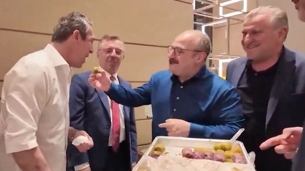 xco1905's tweet image. Fenerbahçeyi el birliğiyle şampiyon yapacaklar.