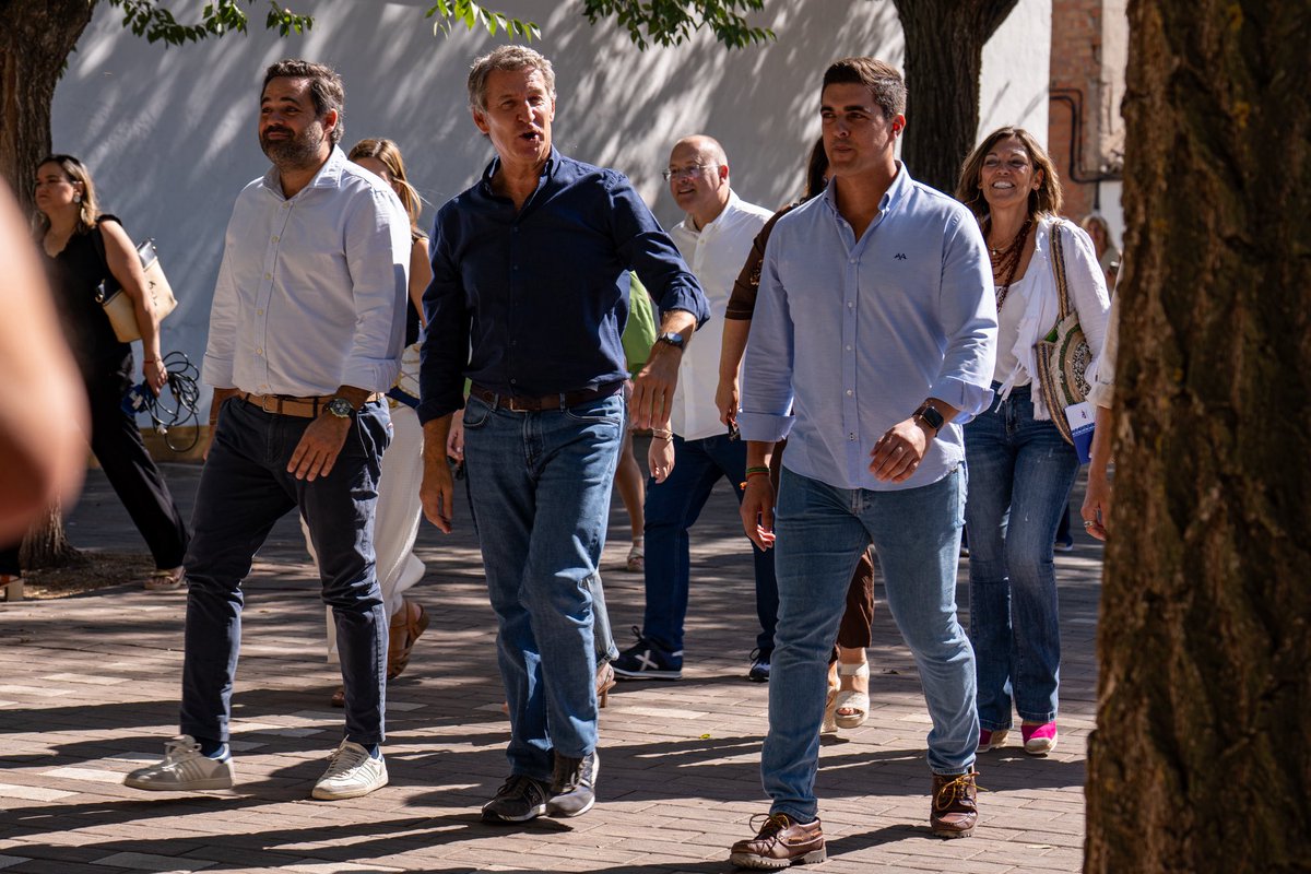 🌾🚜🐑🧀 En Membrilla hemos dicho alto y claro que el futuro de Castilla-La Mancha pasa por defender a nuestro campo y a quienes lo trabajan.

Necesitamos una PAC justa, menos burocracia, más agua y oportunidades reales para los jóvenes que quieran incorporarse al sector. Ese es