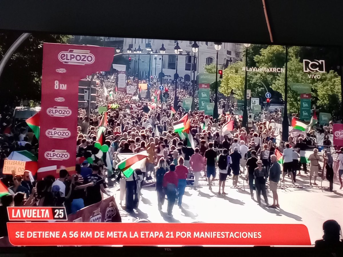 Juanncanino's tweet photo. Los verdaderos ganadores de la vuelta a España #PalestinaLibre #FreePalestine https://t.co/8f40bPzz1L