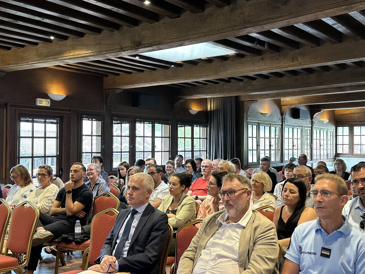 Alain Sauvage (@alainsauvage1) on Twitter photo Présent ce jour à l’AG de la fédération des buralistes de la côte d’or présidée par Valentin Ollivier 1ère pour lui pour sises 182 buralistes présence du directeur des douanes Mr JP Labattut, FDJ, nickel, EDC formation buralistes 80 personnes pour cette belle première Présent ce jour à l’AG de la fédération des buralistes de la côte d’or présidée par Valentin Ollivier 1ère pour lui pour sises 182 buralistes présence du directeur des douanes Mr JP Labattut, FDJ, nickel, EDC formation buralistes 80 personnes pour cette belle première