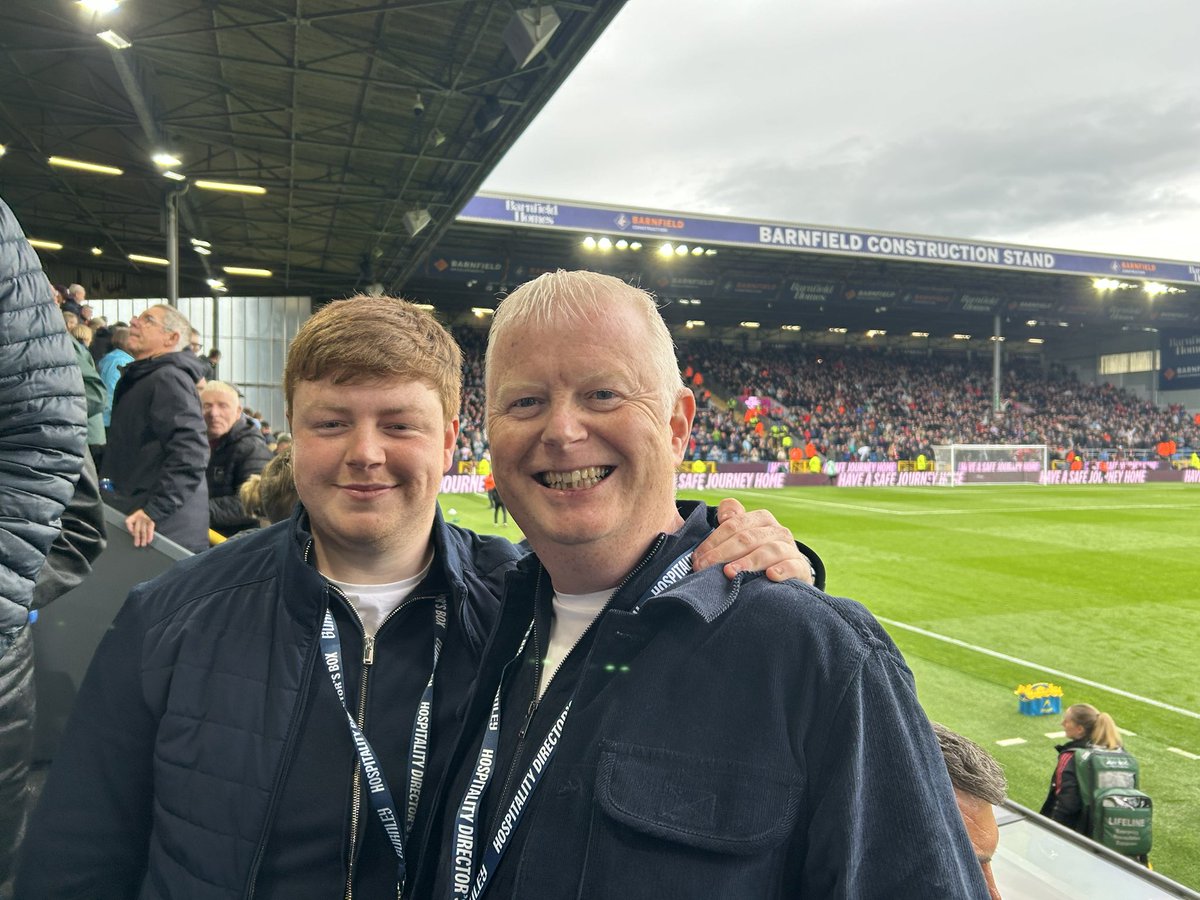 sambrown_020's tweet image. Directors box reds 😎