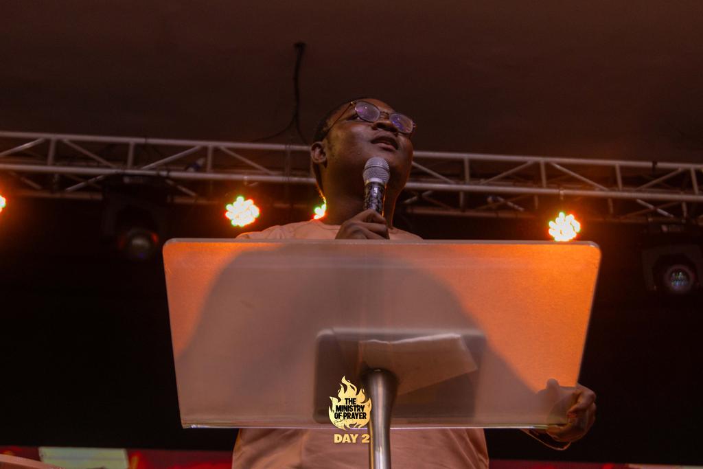 faithfirecon's tweet photo. Pictorial Excerpts from Minister Desmond Nnebue's Ministration (Day 2 - Afternoon Session)
#FFC2
#MinistryOfPrayer
#FaithFireConference https://t.co/sEHS2aWMSO