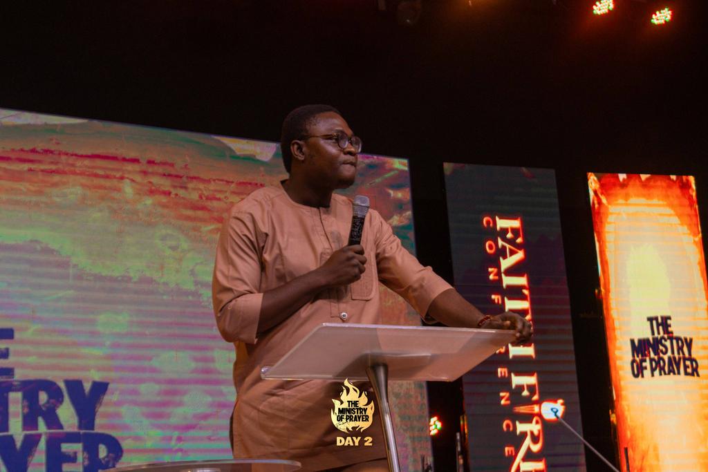 faithfirecon's tweet photo. Pictorial Excerpts from Minister Desmond Nnebue's Ministration (Day 2 - Afternoon Session)
#FFC2
#MinistryOfPrayer
#FaithFireConference https://t.co/sEHS2aWMSO