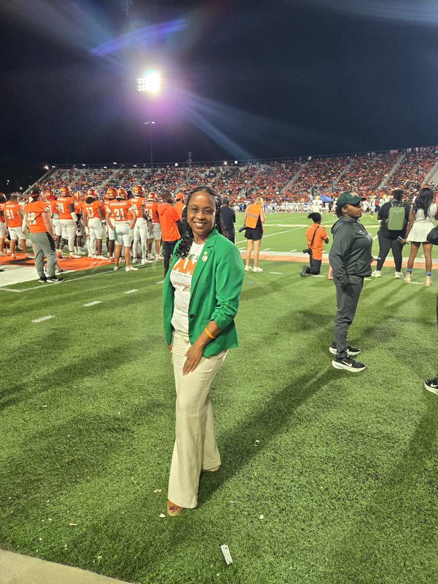 Great win last night by the Rattler football team!  We also spotted our NAA President  Artisha Polk, 1st VP Ashleigh Cooper, and Corresponding Secretary Jeremiah Carter showing their support at the game.

See you back at Bragg on September 27th #famu #famunaa