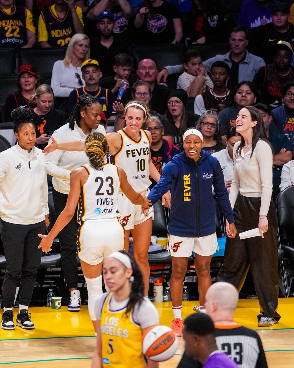 We need to hear you today! If we can’t hear you then we need to feel you from the TV!!! Bring it!!! Bring that energy! It’s playoff time baby! Raise the bar!😤😤