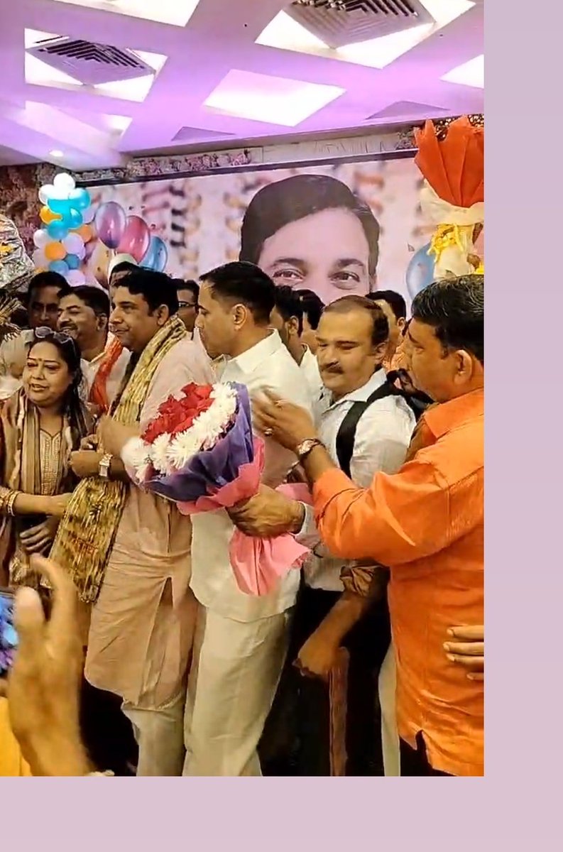 PriyankaBJPGZB's tweet image. आज शहर विधानसभा के यशस्वी विधायक @sanjivsharmabjp  जी को आज ग्रैंड पटेल फार्म पटेल नगर पहुंच कर उन्हें जन्मदिवस की शुभकामनाएं दी।

भगवान श्री राम जी से प्रार्थना है, आप सदैव स्वस्थ,प्रसन्न एवं दीर्घायु रहें।

#SanjeevSharma 
 #birthdaywishes #happybirthday #HBD #explore…