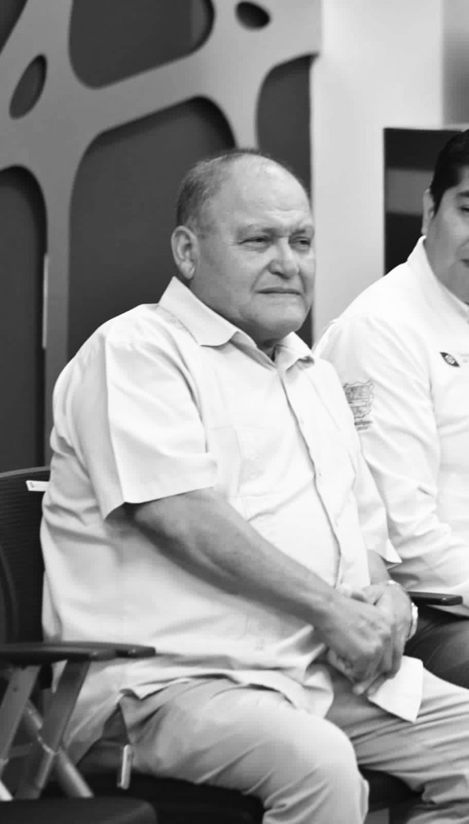 NldNoticias's tweet photo. 🕊️ Falleció Luis Eduardo Martínez López, secretario general del Sindicato de Maquiladoras de Nuevo Laredo.

🙏 Descanse en paz.

\#QEPD #NuevoLaredo #Sindicato https://t.co/sQdBYVmSQM