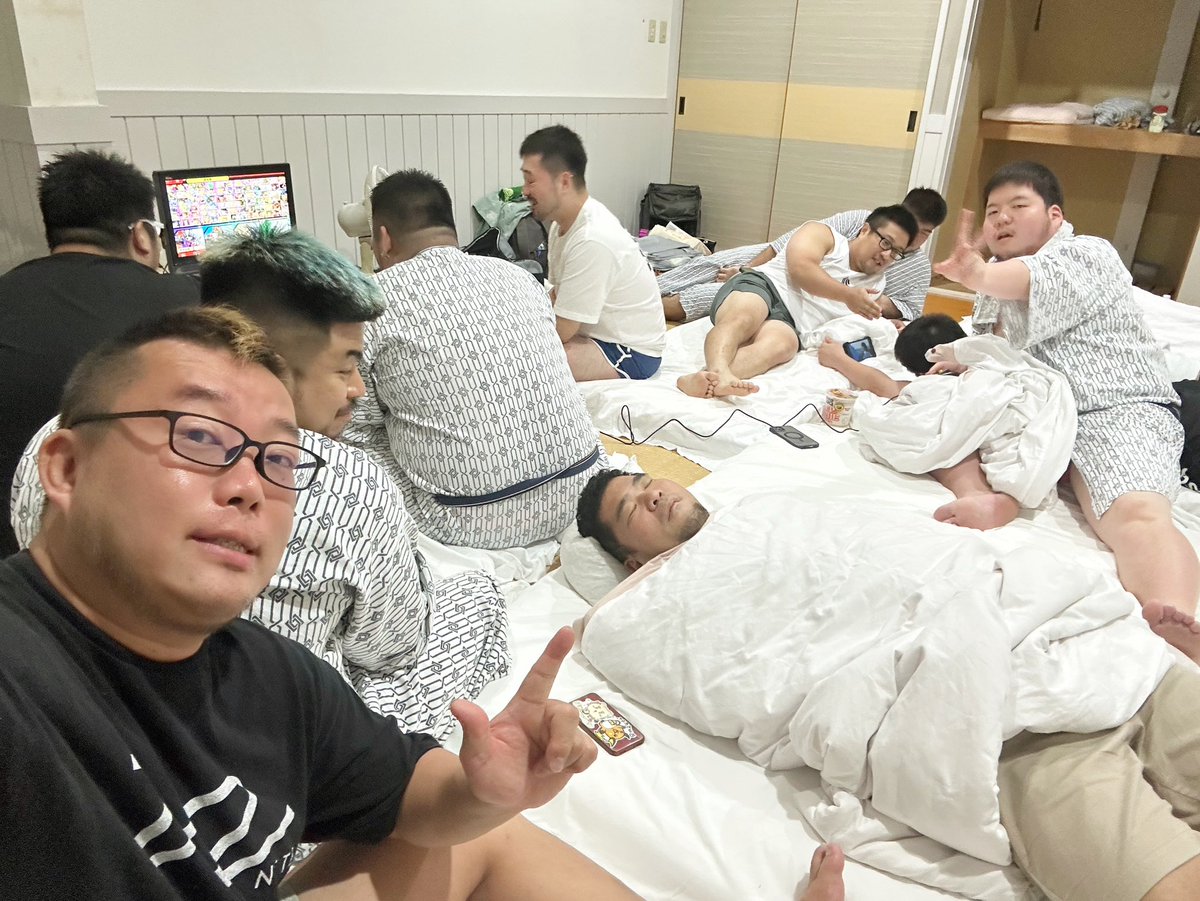 うちの部屋人多い
寝る気ある.....？笑