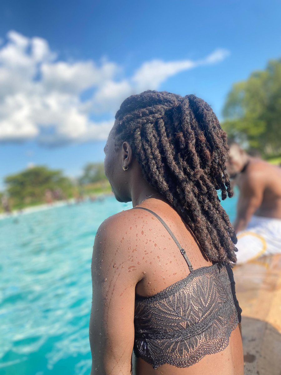 Don't lose a good side chic trying to please your wife 🤗