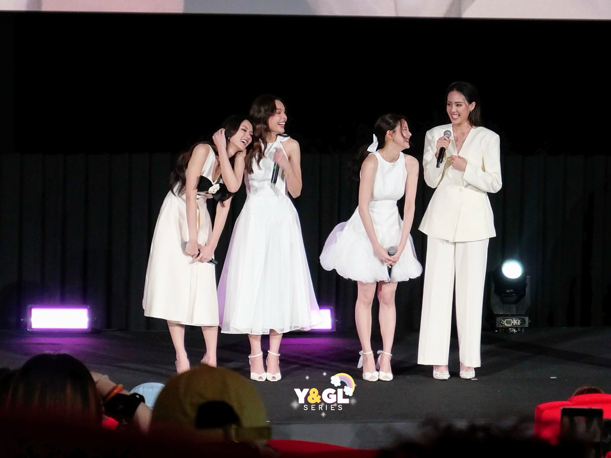 yglseries's tweet image. ไอยวริญโดนเมวิกาล็อกคอแล้วนั่น

#HarmonySecretFinalEP #LMSY #SonyaSaranphat #LMlookmhee