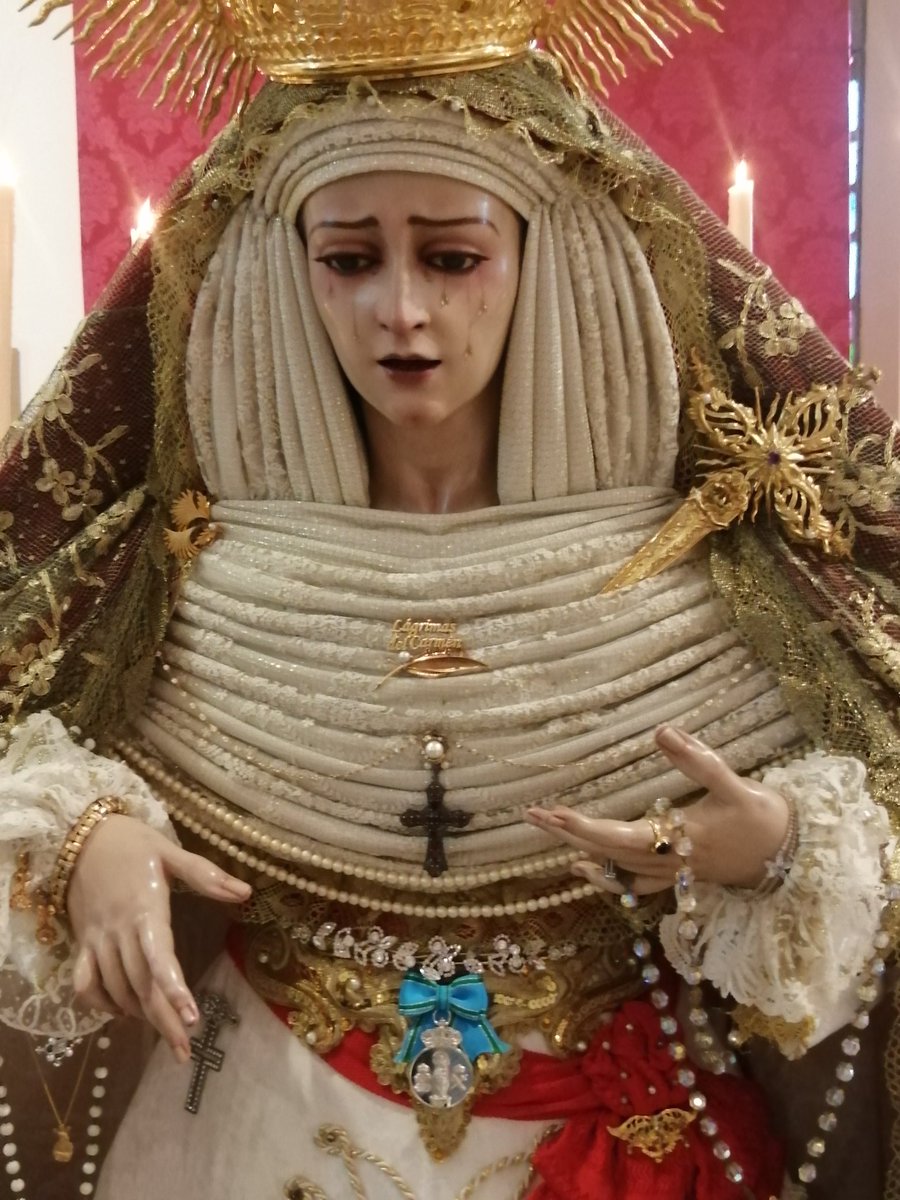 5Ll_Aurora's tweet image. Este domingo hemos acompañado a nuestros hermanos de Lágrimas del Carmen durante la Función Principal ofrecida a su Sagrada Titular, que ha quedado expuesta en devoto besamanos tras el acto. Bellísima como siempre, hermanos.
#5llagasyaurora⚓
#estrelladelamañana
#auroratrinitaria