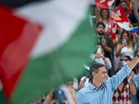 El único responsable de lo que está pasando en la Vuelta Ciclista a España se llama Pedro Sánchez. 
RT si estás de acuerdo, gracias