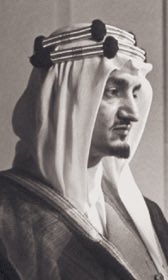 رحم الله هذا العظيم .. كان يعرف كيف يصد الأعداء من دون رفع سلاح ..