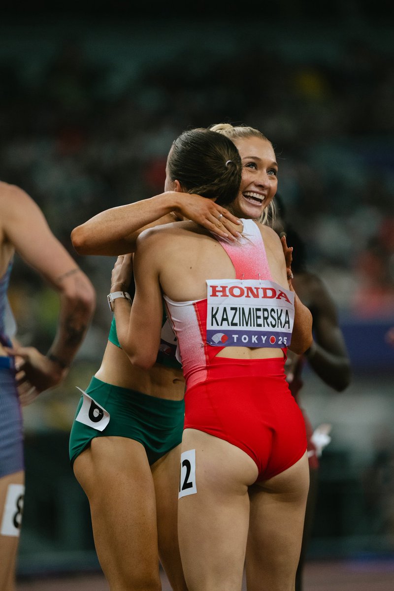 OregonTF's tweet photo. 🚨 Finals Bound🚨
Klaudia Kazimierska advances to the 1500m final. That’s two global finals in a row… starting to become routine. 

Jessica Hull also advances to the final.
#GoDucks https://t.co/VqyX8aWlnm