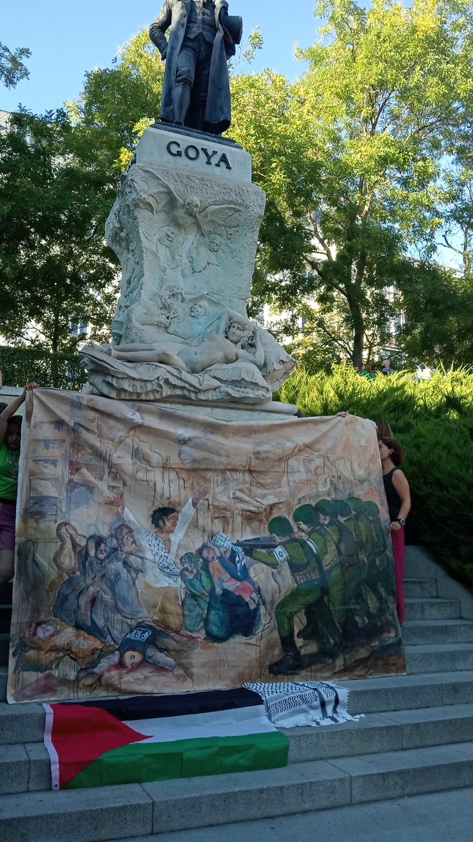 Lo pintaron la A.P.D. asociación de profesores de dibujo de Madrid en el encierro del circulo de Bellas Artes
#LaVuelta25