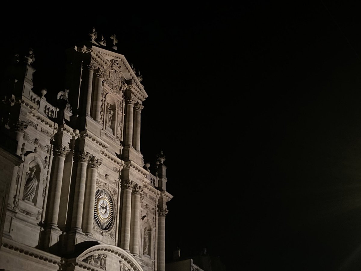 escargodzilla's tweet image. #cliente