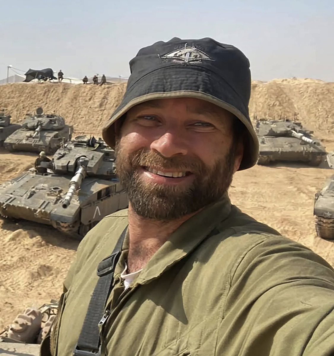 ״תמשיכו לעשות טוב בעולם״.

רס״ב אילון ויס ז״ל ❤️
חטיבת הזקן (8).
נפל בט' בסיוון התשפ״ד (15 ביוני 2024).
יהי זכרו ברוך 🙏