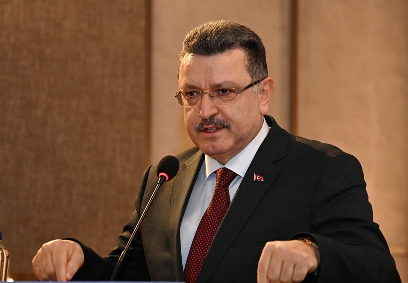 Trabzon Büyükşehir Belediye Başkanı Ahmet Metin Genç: 

“Şike hâlâ devam ediyor. Kaç kişiye karşı mücadele ettiğimizi bilemiyoruz. 20 dakika buz gibi gol iptal ve kırmızı kart. Yuh olsun ve yazıklar olsun. Her zaman en büyük Trabzonspor!”