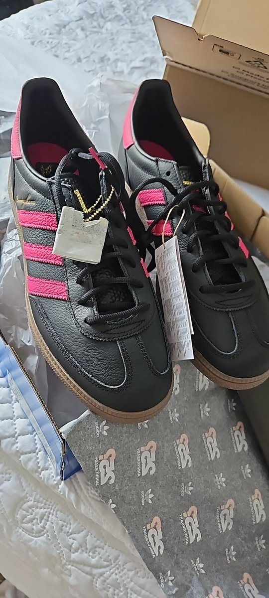 LliswerryL's tweet photo. @adiFamily_ Adidas Birmingham, UK11.5

BNIBWT, £120 YTD with PayPal F&amp;F https://t.co/Y0ZZzQhyVt