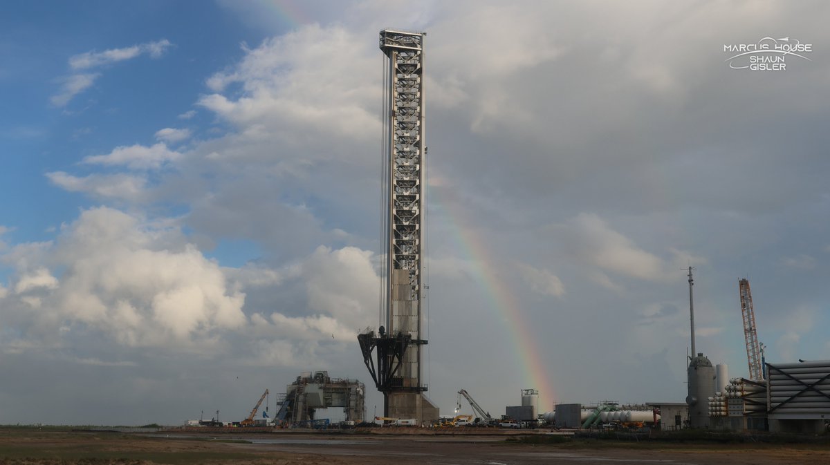 lifeatstagezero's tweet image. When I went to poke around pad 2 on the day they lifted molly ringwall, I found a sign from the cosmos. This will be a rainbow thread.