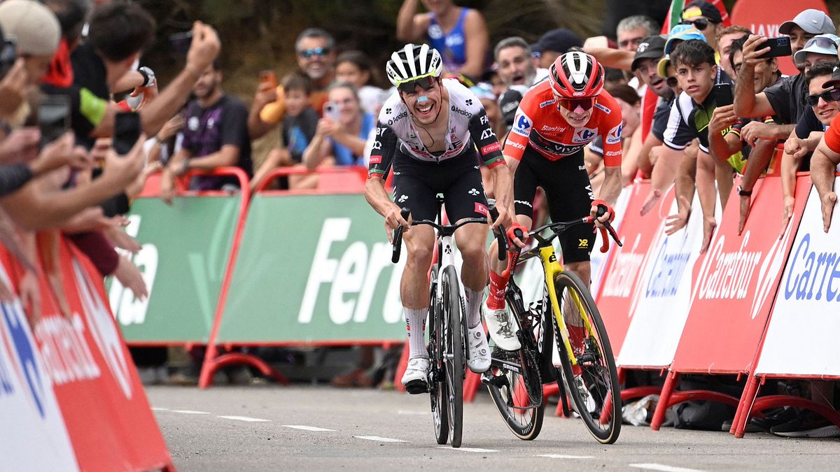 Enhorabuena a todos los deportistas que nos habéis brindado un enorme espectáculo deportivo estas tres semanas en la medida que habéis podido: ciclistas, equipos, organización, trabajadores y prensa.
Y enhorabuena <a href="/VingegaardJonas/">Jonas Vingegaard</a> por ese primer maillot rojo.
¡Nos vemos en el 26!