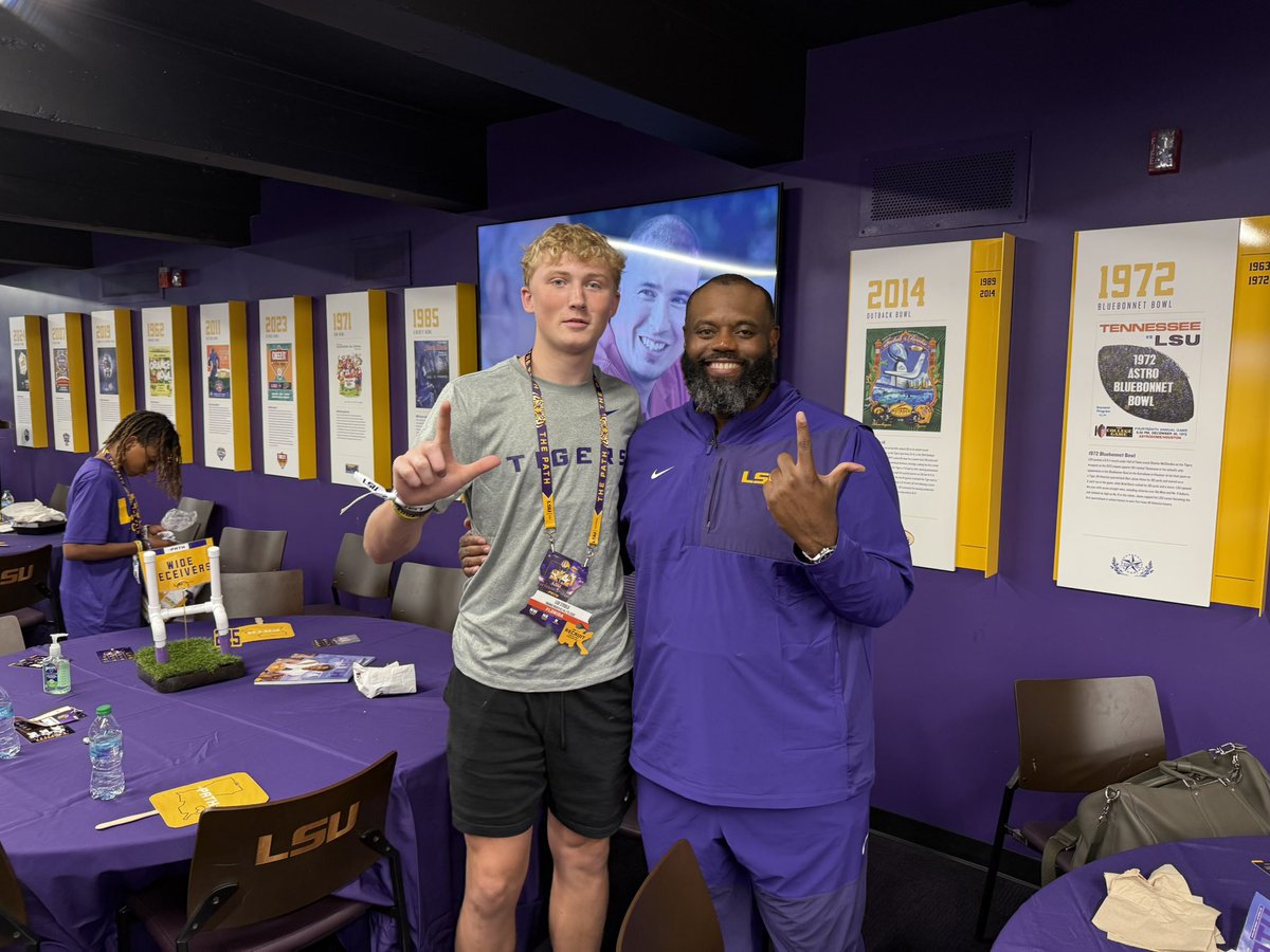 LeeSteele_2028's tweet image. After a great conversation with Coach @CoachAAtkins I am blessed to receive my 6th division one offer from @LSUfootball💜💛
#GEAUXTigers
