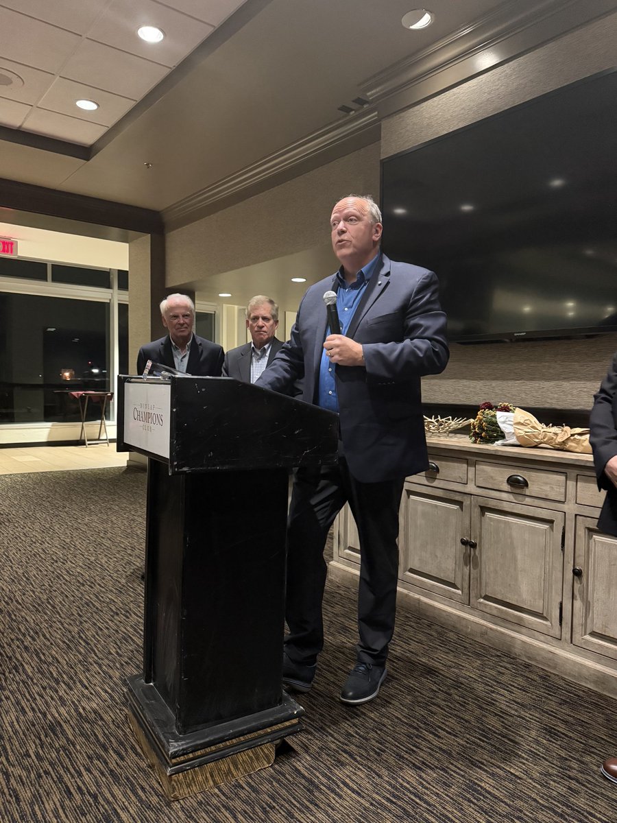 Very humbled and deeply honored to receive the Karl Vesper Pioneer Award - a peer-selected recognition from the leading entrepreneurship scholars in the United States.

I cannot express my heartfelt gratitude for this recognition of my career which (God willing) is far from over!