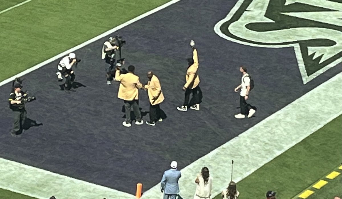 The Ravens honored Ozzie Newsome as the Legend of the Game. 

His first two draft picks — Jonathan Ogden and Ray Lewis — joined him and held the two Super Bowl trophies.