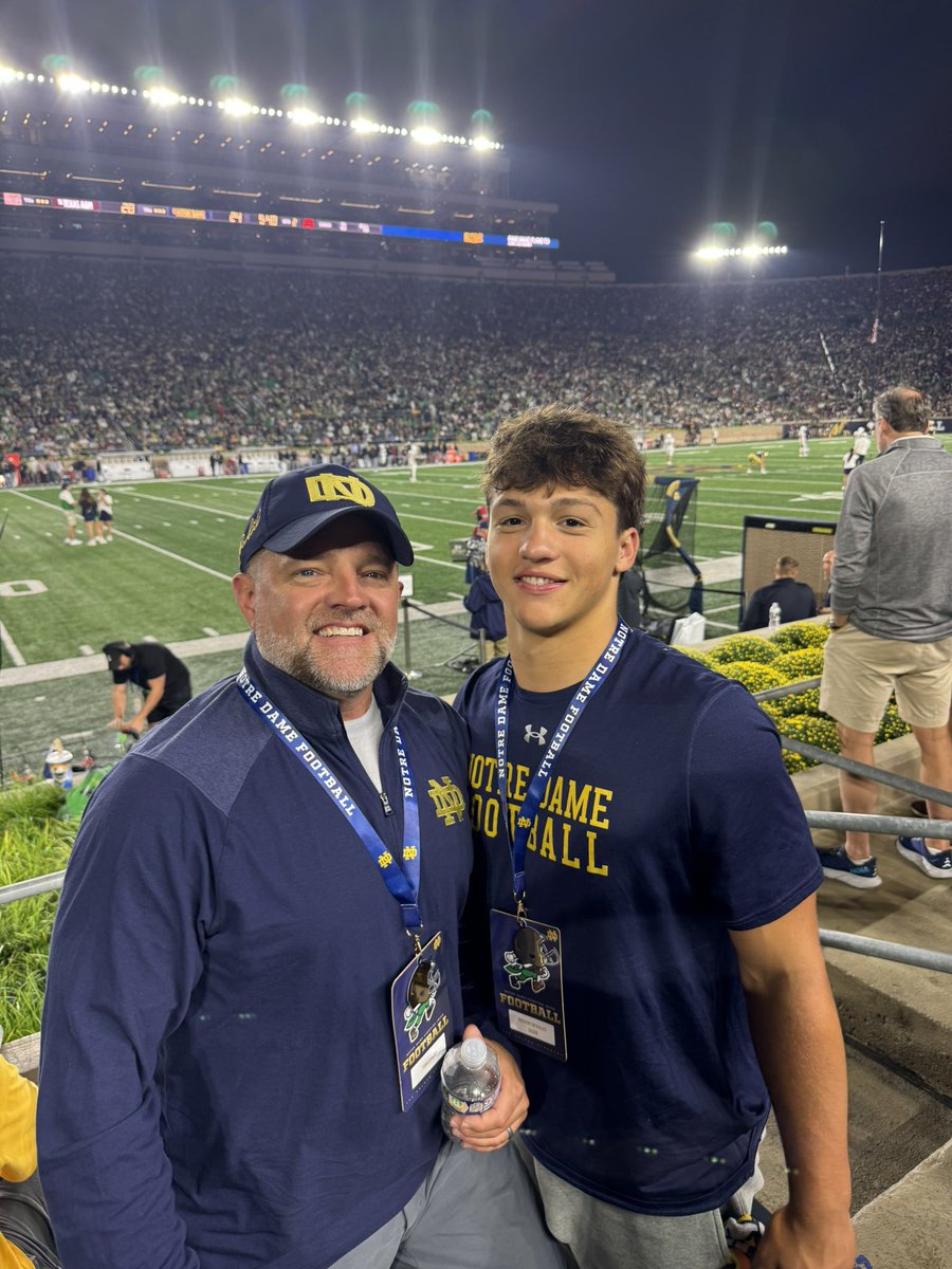 Had a great time yesterday day at notre dame!!! Thank you for the hospitality!!#goirish <a href="/CoachMillz_/">Millz2BeMade Training</a> <a href="/KingsmenFBall/">Penn Kingsmen Varsity Football</a> <a href="/CarterAuman/">Carter Auman</a> <a href="/Bullough40/">Max Bullough</a>