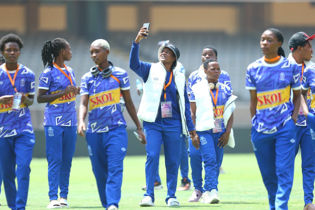 imfuraluc01's tweet photo. GOOD NEWS: 

Perezida MUSHYA wa @FERWAFA na #EXCOM ye bagennye agahimbazamusyi ka Frw 5M kuri @RayonSportsWFC nyuma yo kugera ku mukino wa nyuma wa #CAFCLCECAFAQ2025. 

Perezida kandi @FabriceShema yabwiye KOMISERI ushinzwe ruhago y’abagore ko abwira Equipe ari kumwe nayo i Nairobi ko bazabaha andi arenze aya nibatwara IGIKOMBE ku wa 2. 

WOOOW… UMUYOBOZI WA FERWAFA AHARI ABAKUNZI BA RUHAGO BARI BATEGEREJE NI UYU. 

GOOD LUCK GIRLS 🔵⚪️🇷🇼

@bbkigalifm 89.7 FM
