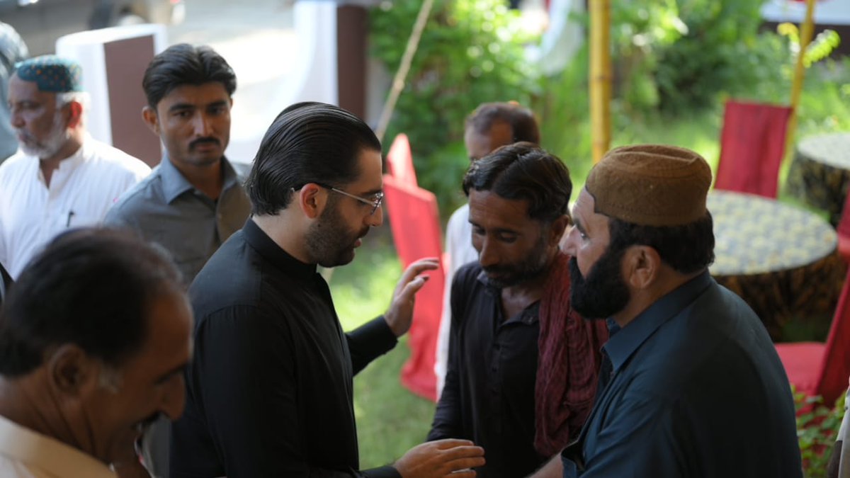 MomayoP94940's tweet photo. Strengthening grassroots ties in UC 78 🌹
@rawalsharjeel joined a luncheon reception hosted by Muhib Tangri, engaging with local leadership and community members.
#WahHyderabadWah #PPPWithPeople https://t.co/SfrDOX7LYE