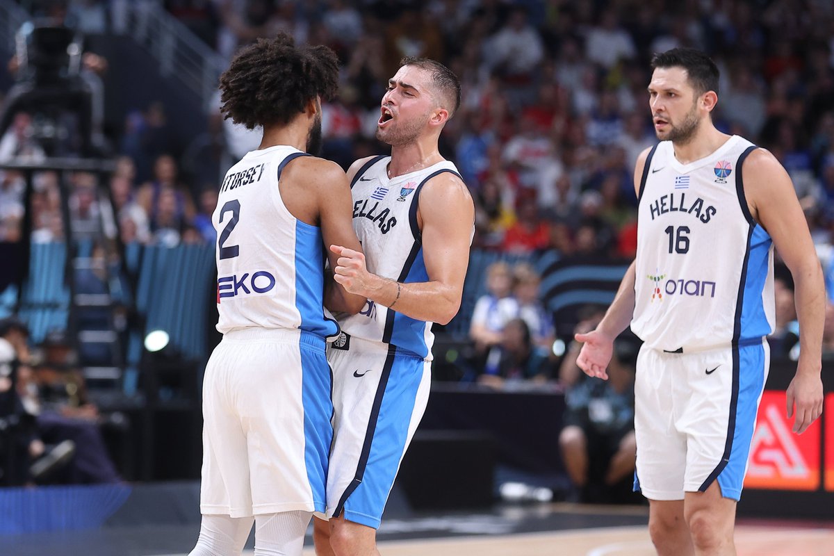 HellenicOlympic's tweet image. 🇬🇷Συγκίνηση και υπερηφάνεια.
🥉Η Ελλάδα νίκησε την Φινλανδία και κατέκτησε την τρίτη θέση στο #Eurobasket επιστρέφοντας στο βάθρο μετά από 16 χρόνια.
👏 Σας ευχαριστούμε για όλα!