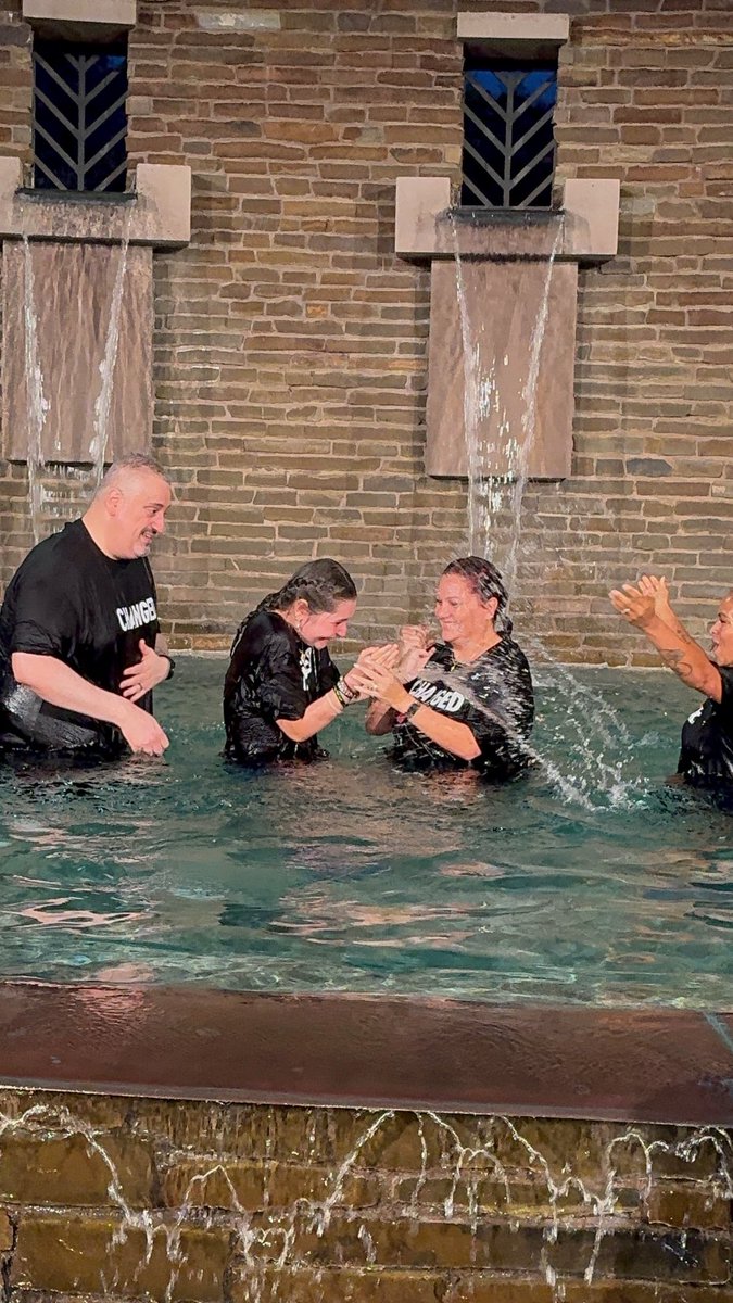 Yesterday our family decided to be CHANGED! #jesus #baptism #jesussaves #jesuslovesyou #godisgood 💗🙏🏻✝️ ⁦<a href="/CannoliSasqtch/">CannoliSasquatch</a>⁩