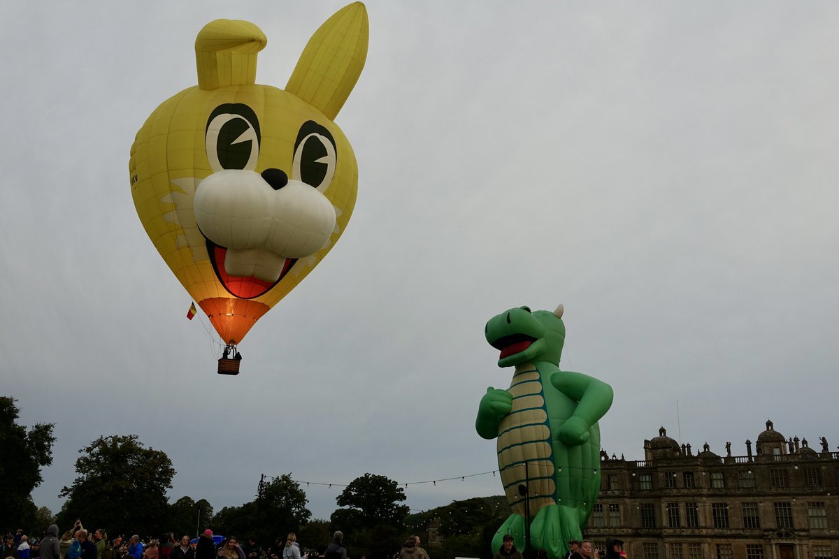 Hayley8t4's tweet photo. Enjoyable morning @Longleat #iconsofthesky #balloons #longleat #bristolballoon event again this year 🎈🎈🥰🥰 https://t.co/r6tbY02KOd