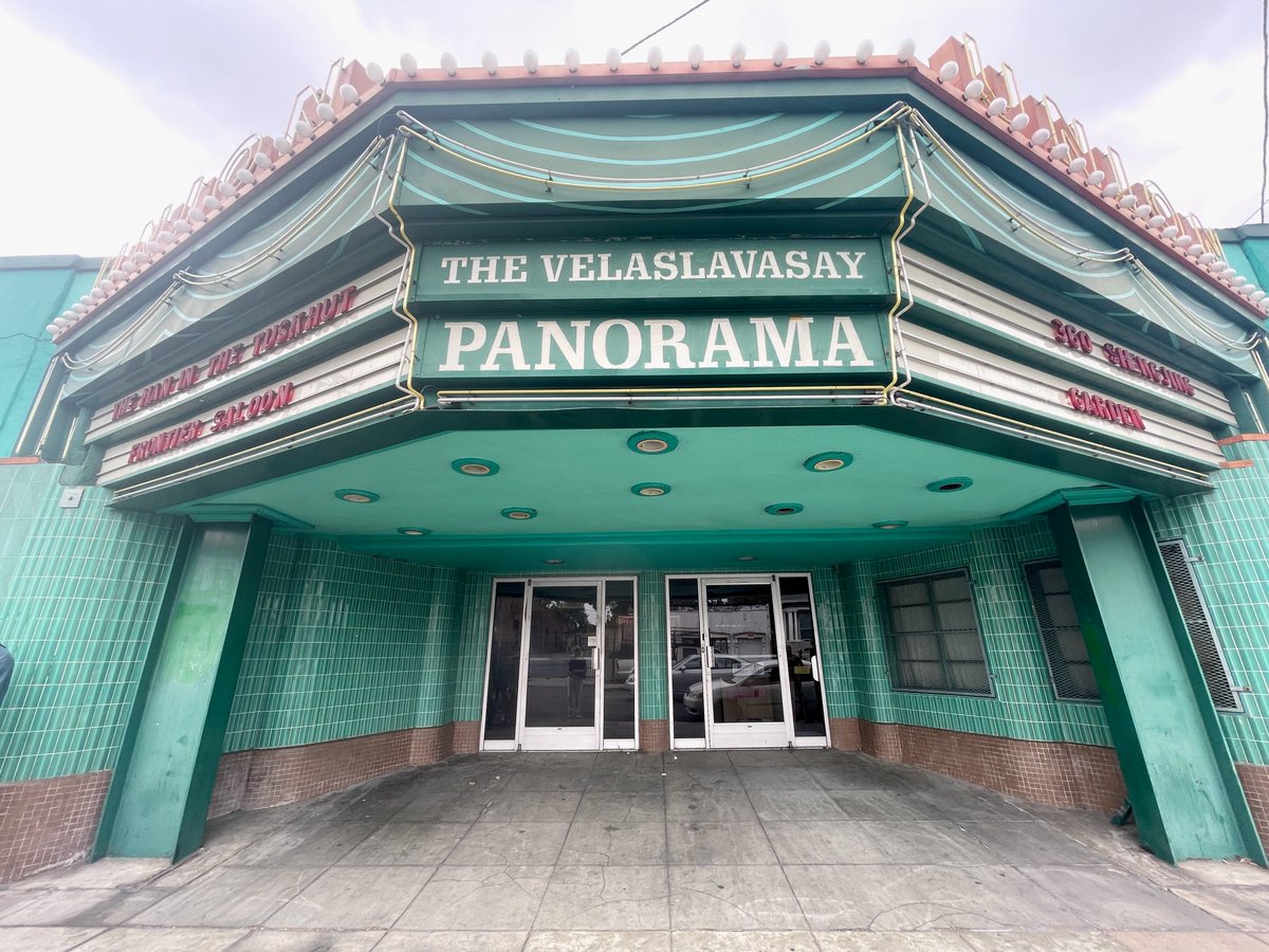 LAhistory's tweet photo. Had a great time at the Velaslavasay Panorama on Sat as part of Doors Open CA. #DOCA25

Am a fan of this organization, but never knew the orange ball atop the Union Theatre (1910) came from the org’s first home, the now-demolished Tswuun-Tswuun Rotunda (1968) on #HollywoodBlvd. https://t.co/Gaosd97zam
