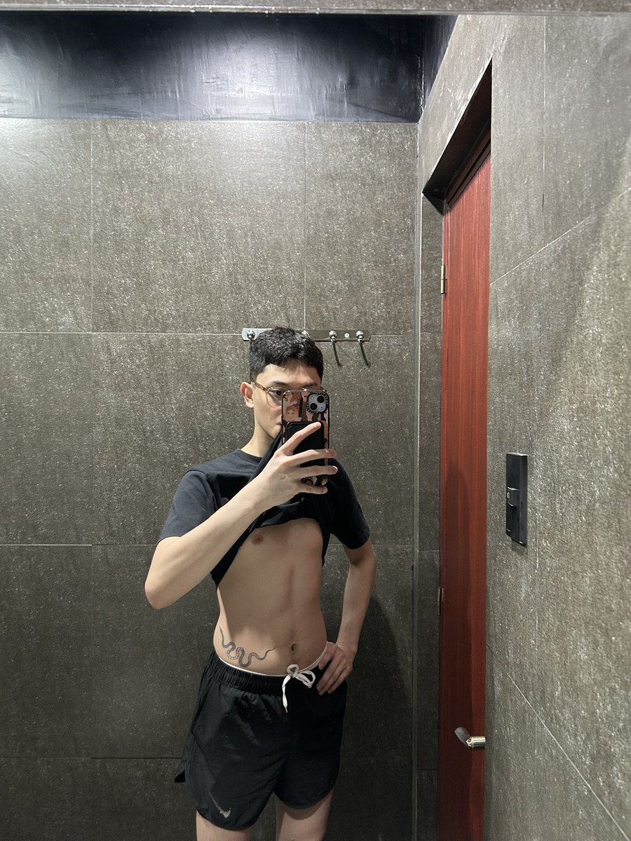 kughyle_'s tweet photo. watch me progress hahaha jk #alterdavao https://t.co/CDhhW4zTGs