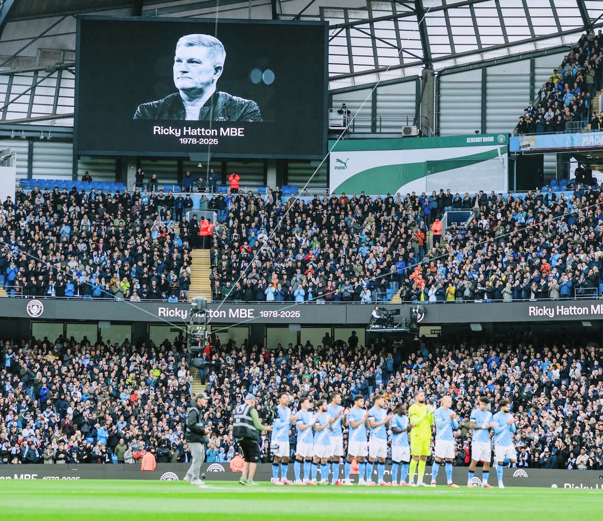 RosinaC (@rcantaldo) on Twitter photo Of all the wins
Of all the derby’s
This one was so poignant and meaningful
We sang your name, and we stood in our thousands, and your beloved blues won, for you
You were loved, respected, admired and deeply appreciated <a href="/HitmanHatton/">Ricky Hatton MBE</a>
💙🩵💙🩵💙🩵
#MCIMNU
#RickyHatton Of all the wins
Of all the derby’s
This one was so poignant and meaningful
We sang your name, and we stood in our thousands, and your beloved blues won, for you
You were loved, respected, admired and deeply appreciated <a href="/HitmanHatton/">Ricky Hatton MBE</a>
💙🩵💙🩵💙🩵
#MCIMNU
#RickyHatton