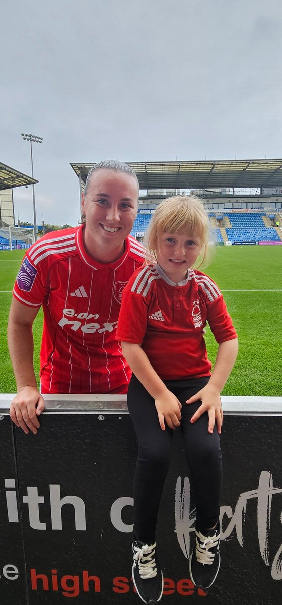 meersy90's tweet photo. Had a fantastic afternoon out with the girls. Lexi first ever football game and she loved it. Massive thank you to the team for photos after the game @NFFCWomen https://t.co/vqq7C86qdJ